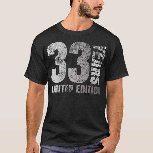 33歳の男性ギフト33女性のための誕生日ギフト Tシャツ (正面)