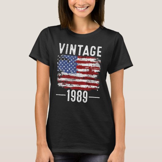 33誕生日アメリカ国旗ヴィンテージアメリカ国旗1989 Tシャツ (正面)