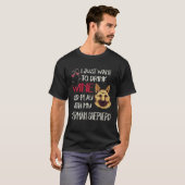 33 ワインを飲んでジャーマンシェパードと遊びたいだけ Tシャツ (正面フル)
