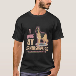 33 愛してやまないジャーマンシェパード イラつくのは飼い主ってば Tシャツ