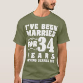 34年も結婚生活が続いている夫婦です Tシャツ (正面)