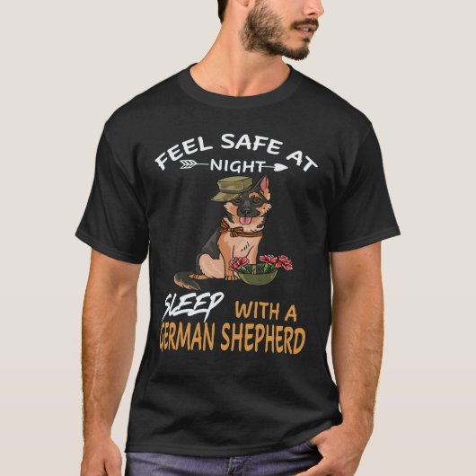 34 夜は安心して眠れる ジャーマンシェパードと一緒 Tシャツ (正面)