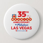 35周年記念結婚カップルのラスベガス旅行 缶バッジ (正面)