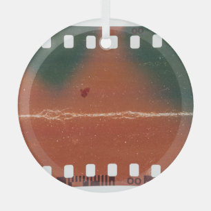 35mmフィルムストリップの始クール点、傷。 ガラスオーナメント