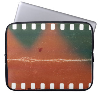 35mmフィルムストリップの始クール点、傷。 ラップトップスリーブ