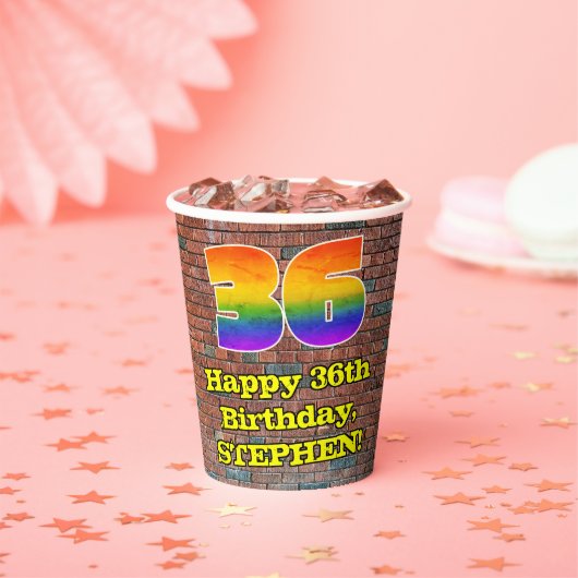 36歳の誕生日:楽しいグラフィティにインスパイアされた虹色の36 紙コップ (インサイチュ)