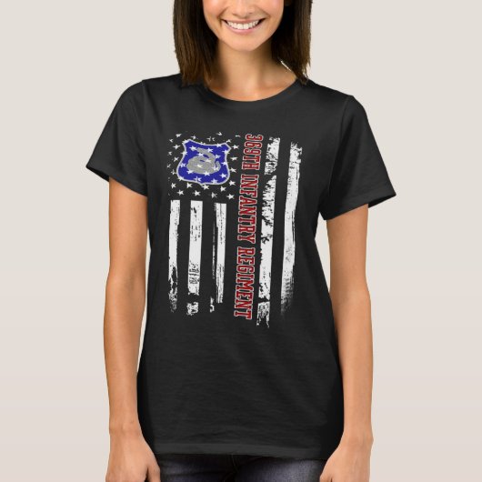 369th Infantry Regiment Veteran USA Flag Veterans  Tシャツ (正面)