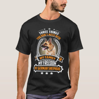 36 私の家族、私の自由、私のFに手を出すな Tシャツ