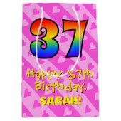 37誕生日:おもしろいピンクハートストライプ、レインボー37 ミディアムペーパーバッグ (正面)