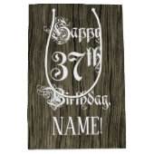 37誕生日: ファンシー, フェイク Wood Look +名前をカスタムする ミディアムペーパーバッグ (正面)