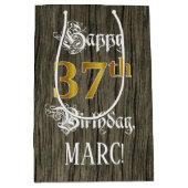 37誕生日:フェイク金ゴールドルック&ウッドフェイクパターン ミディアムペーパーバッグ (正面)