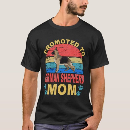 37 ジャーマンシェパードママに昇進 ジャーマンシェパード Tシャツ (正面)
