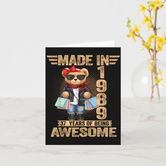 37 Year Old Made In 1989 Teddy Bear 37th Birthday カード (黄色い花)