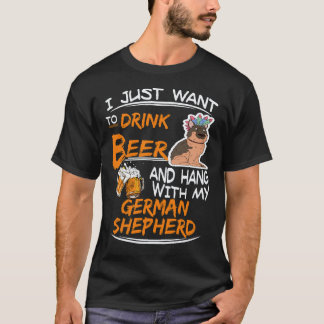 38 私はビールを飲んでジャーマンシェパードと一緒に過ごしたいだけ Tシャツ