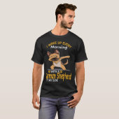 38 私は毎朝ジャーマンシェパードと共に目覚める Tシャツ (正面フル)