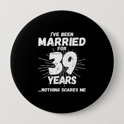 39結婚した年39おもしろい周年 缶バッジ (正面)