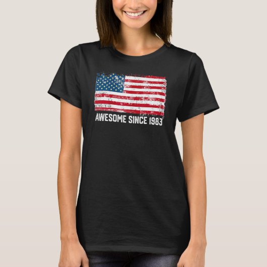 39誕生日ヴィンテージ米国国旗素晴らし1983年以来 Tシャツ (正面)