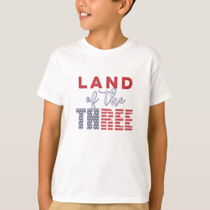 3 (自由な)第3誕生会の用品類の土地 Tシャツ