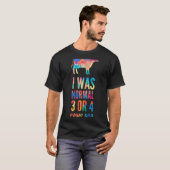 3、4頭前までは普通だった牛の絵 Tシャツ (正面フル)