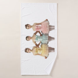 3 bailarinas en tonos suaves Toalla バスタオル