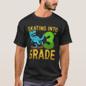 3 Class Dinosaur Skateboard Last First Day School  Tシャツ (正面)