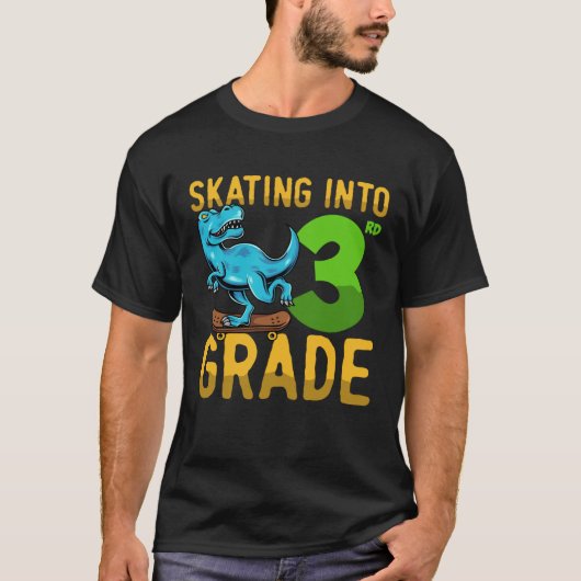3 Class Dinosaur Skateboard Last First Day School  Tシャツ (正面)