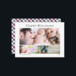 3 photo collage grid水平クリスマスカード シーズンカード<br><div class="desc">3シンプル枚の写真とエレガントクリスマスカーパーソナライズされたド、あなたの名前と文字。裏面にフェスティバルの手描き格子模様。写真のコラージュをタイムレスと数々のクリスマスのスタイルと組み合わせたい家族に最適エレガント。このホリデーカードは、パーソナライズとフェスティバルムードをブレンド。</div>