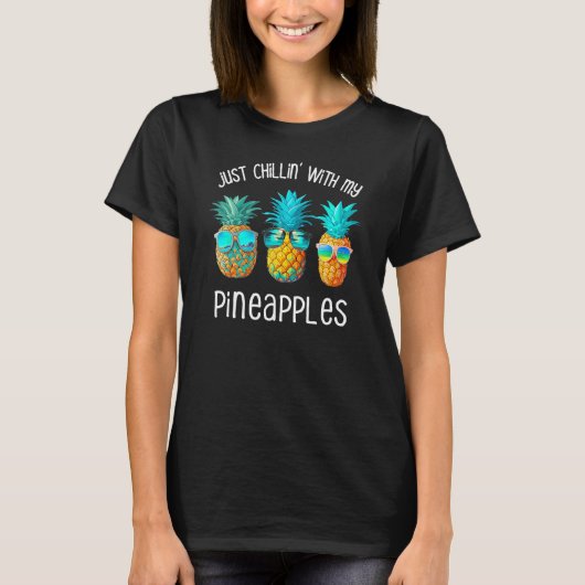 3 Pineapples Sunglasses Chillin Fun Hawaiian Tropi Tシャツ (正面)