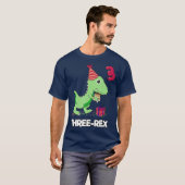 3 year old birthday gift Boy  Dinosaur Three Rex Tシャツ (正面フル)