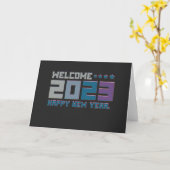 3Dタイポグラフィ、2023年の新年おめでとう カード (黄色い花)