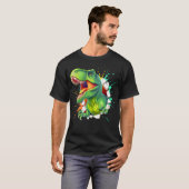 3Dティラノサウルス恐竜壁破壊ボーイズキッズTシャツ Tシャツ (正面フル)