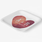 3d赤いハートカップルのモノグラムと日付 ペーパープレート (傾斜あり)