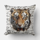 3D Jaguar Wall Break Art – Realistic Safari クッション (正面)