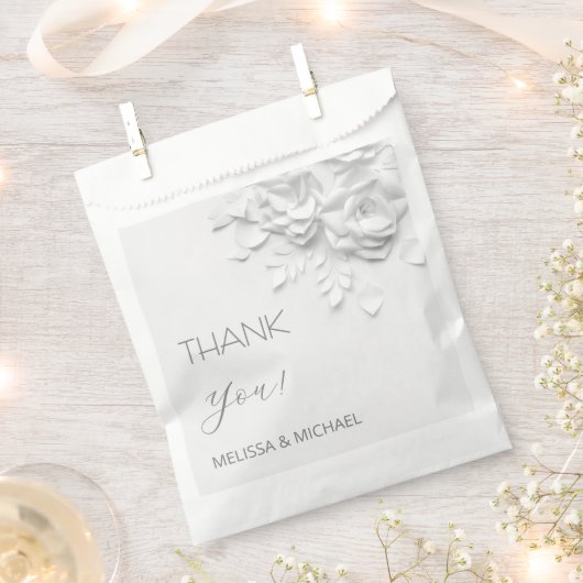 3D Paper Cut Roses Wedding Thank You フェイバーバッグ (クリップ留めされた状態)
