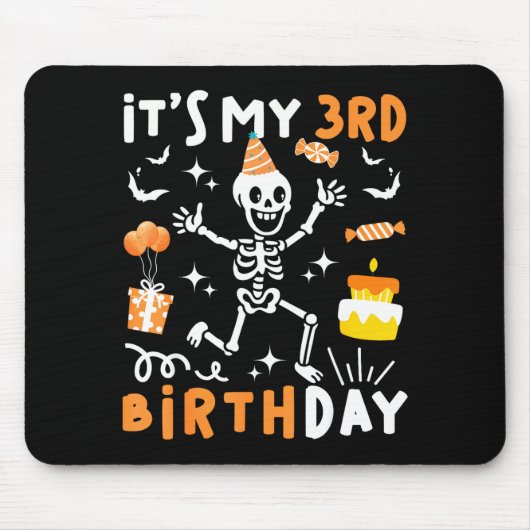 3rd birthday kids funny skeleton 3rd boo day マウスパッド (正面)