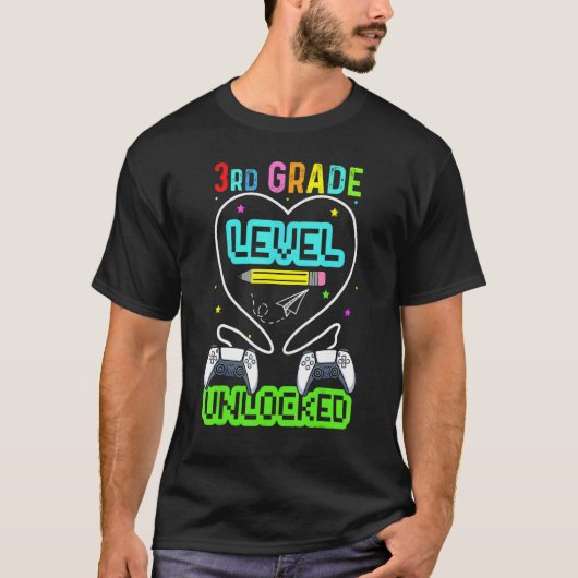 3rd Grade Level Unlocked First Day Back To School Tシャツ (正面)