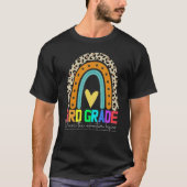 3rd grade rainbow leopard teacher team third grade tシャツ (正面)