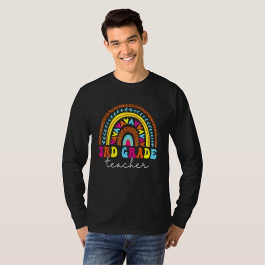 3rd Grade Teacher Back To School Rainbow Teachers  Tシャツ (正面フル)