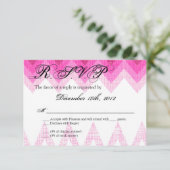 3x5 R.S.V.P.の応答カードグラデーションなシェブロンのピンク 出欠カード (スタンド正面)