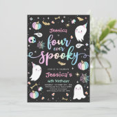 4つのかわい不気味ハロウィーン幽霊4th誕生日 招待状 (スタンド正面)