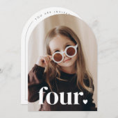 4つのハートアーチ写真4歳の誕生日 招待状 (正面/裏面)