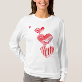 4つのバレンタインのハートタワーのTシャツの服装 Tシャツ