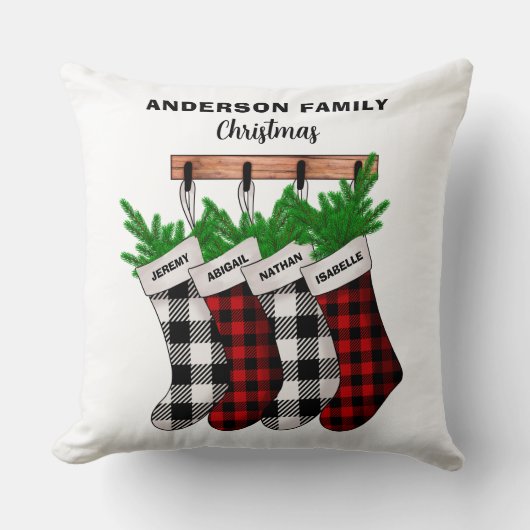 4つのプレイドパーソナライズされたクリスマスストッキングの家族 クッション (正面)