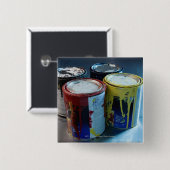 4つのペンキの缶のクローズアップ 缶バッジ (正面&裏面)