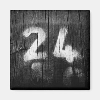 4つのポスト マグネット