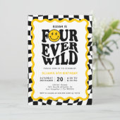 4つのワイルド | 波状スマイル顔少年4歳の誕生日 招待状 (スタンド正面)