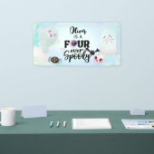 4つの常に不気味な 横断幕 (トレードショー)