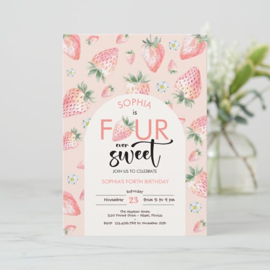 4つの常に甘いイチゴの子供の誕生日 招待状 (スタンド正面)