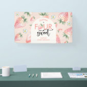 4つの常に甘いイチゴの子供の誕生日 横断幕 (トレードショー)