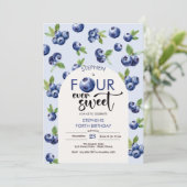 4つの常に甘いブルーベリー子供の誕生日 招待状 (スタンド正面)